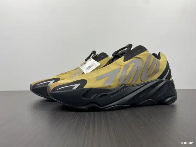 Flux' MNVN Boost GZ0717 Yeezy 'Honey 700 0610